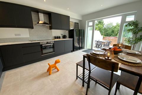 1 bedroom in a house share to rent, West Wycombe Road, High Wycombe, HP12