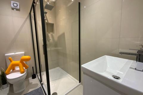 1 bedroom in a house share to rent, West Wycombe Road, High Wycombe, HP12