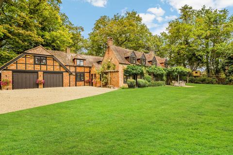 5 bedroom detached house for sale, Chatter Alley, Dogmersfield