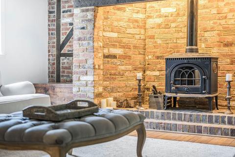 5 bedroom detached house for sale, Chatter Alley, Dogmersfield