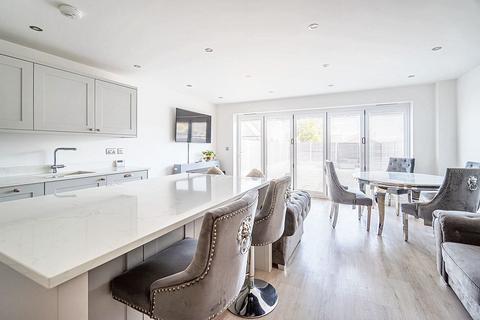 5 bedroom semi-detached house for sale, Ashingdon Road, Rochford, SS4