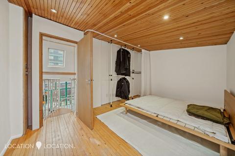 27 Church Walk, London, N16 8QR