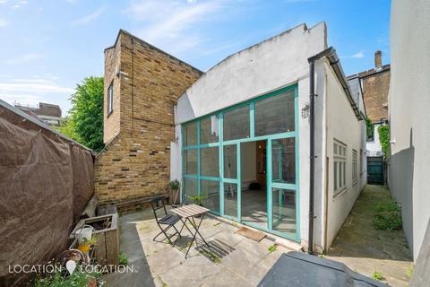 27 Church Walk, London, N16 8QR