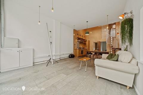 27 Church Walk, London, N16 8QR