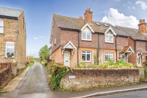 107 The Street, Puttenham, Guildford, GU3 1AT