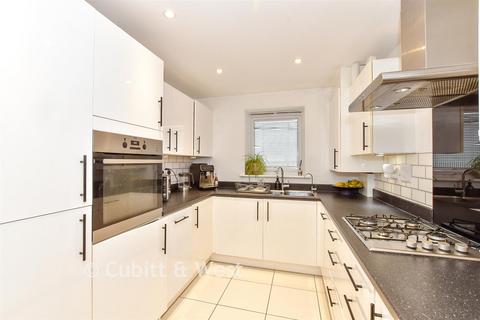 3 bedroom semi-detached house for sale, Richardson Way, Littlehampton BN17