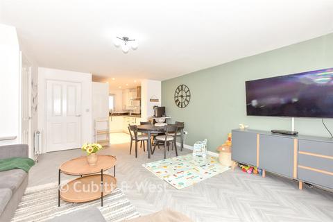 3 bedroom semi-detached house for sale, Richardson Way, Littlehampton BN17