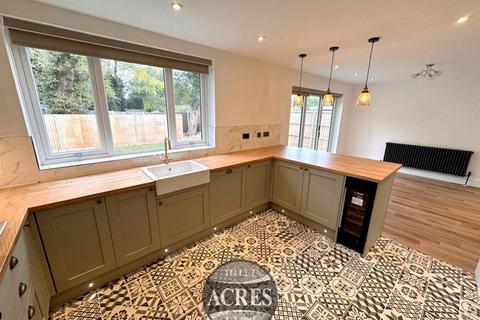 5 bedroom detached house to rent, Berkswell Close, Four Oaks