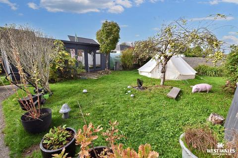 3 bedroom detached house for sale, Buttermilk Close, Pembroke