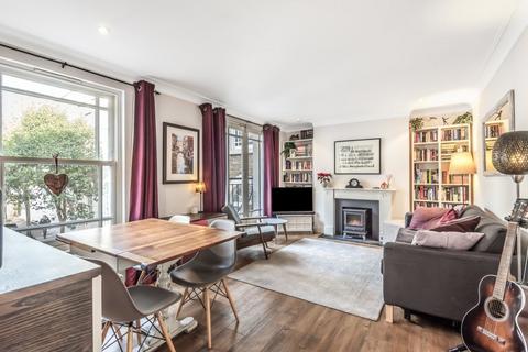 2 bedroom flat for sale, Tyndale Lane, London, N1