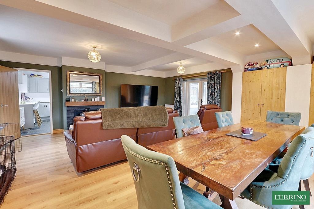 Sitting/Dining Room