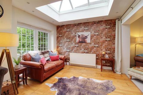 4 bedroom semi-detached house for sale, Moffats Lane, Brookmans Park AL9