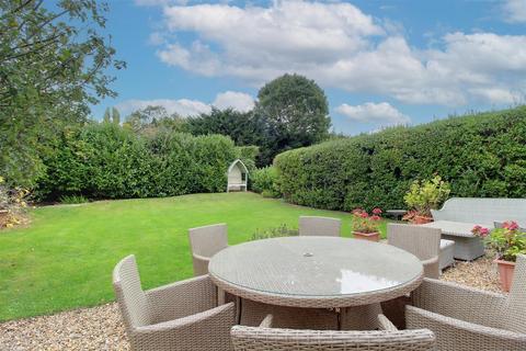 4 bedroom semi-detached house for sale, Moffats Lane, Brookmans Park AL9