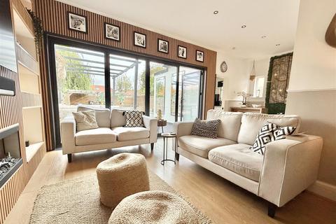 4 bedroom semi-detached bungalow for sale, Blenheim Crescent, Leigh-on-Sea
