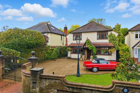 3 bedroom detached house for sale, Parkwood, Doddinghurst Road,Brentwood, CM15