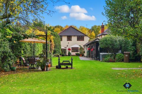 3 bedroom detached house for sale, Parkwood, Doddinghurst Road,Brentwood, CM15