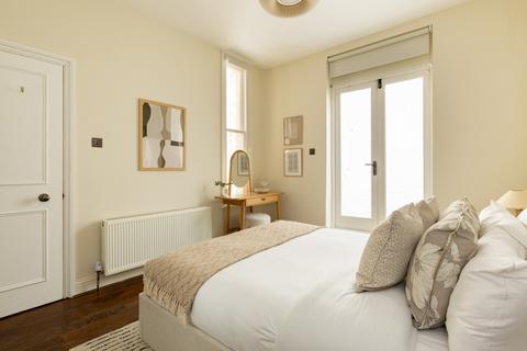2 bedroom apartment for sale, Clanricarde Gardens, London, W2