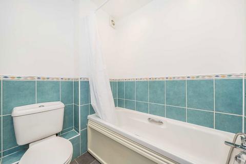 2 bedroom flat to rent, Pepys Road, London SW20