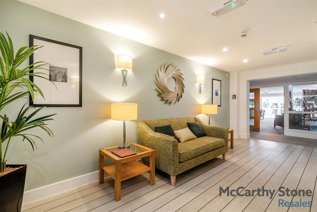 8666923-interior30.jpg