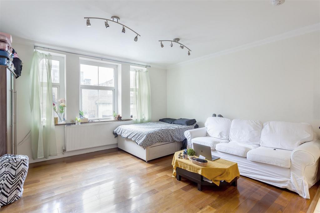 011020206 HAWKEA 3b Bond Street W5 5 AP 003.JPG