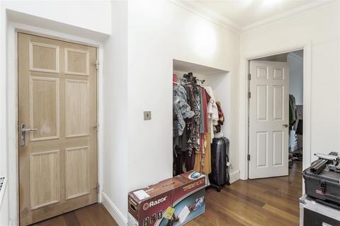 undefined, Bond Street, Ealing