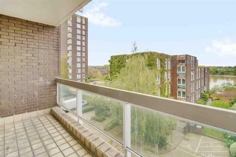2 bedroom apartment for sale, Rosebank, Holyport Road, SW6