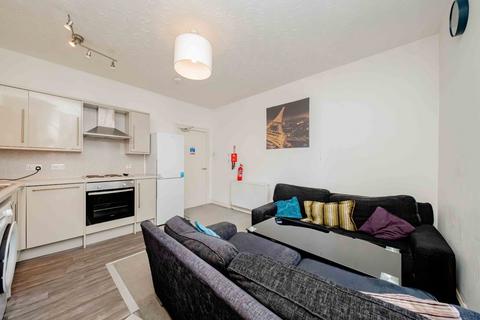 3 bedroom flat for sale, 8B Arbroath Road, Stobswell, Dundee, DD4