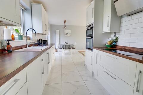 undefined, Wood Farm Close, Leigh-On-Sea SS9