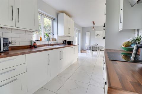 undefined, Wood Farm Close, Leigh-On-Sea SS9