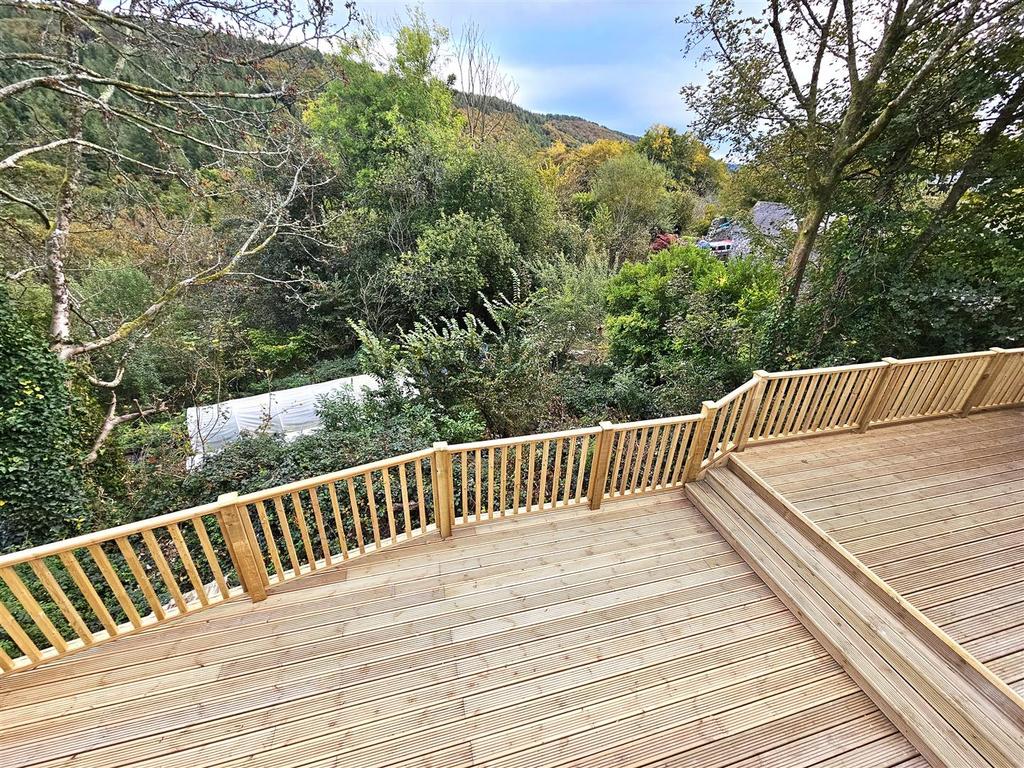 Deck (3).jpg