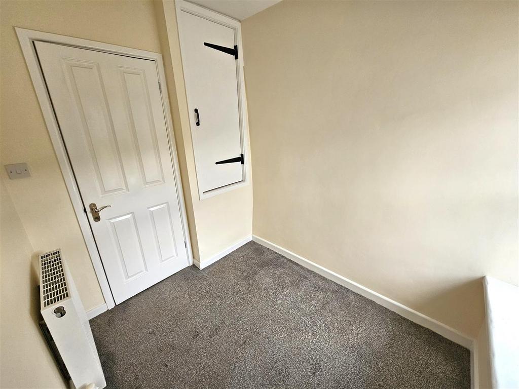 Bedroom 3 (2).jpg