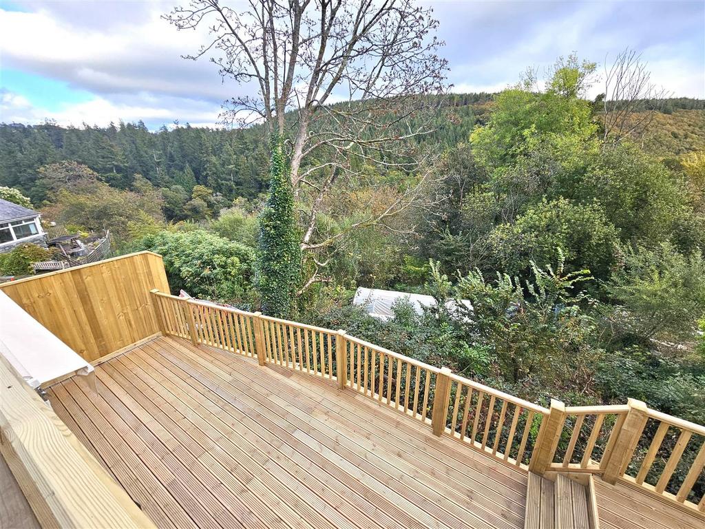 Deck (2).jpg