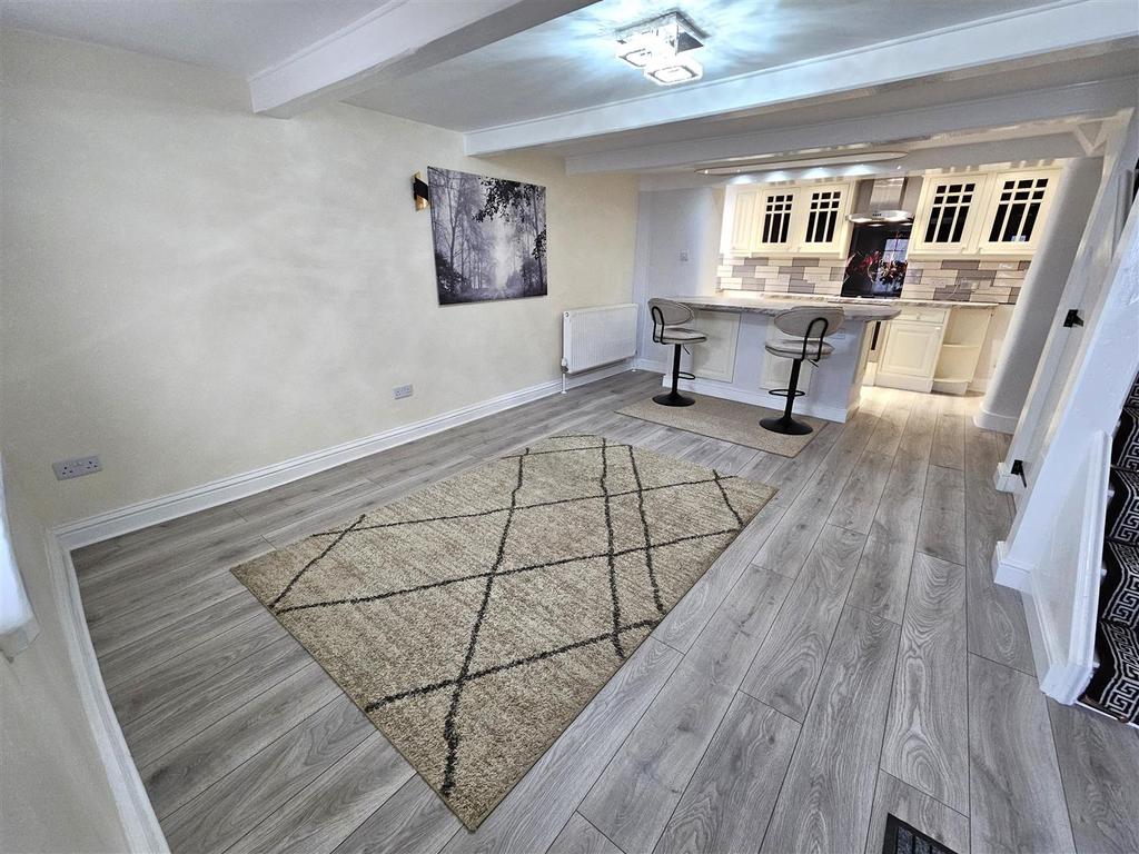 Living Area (2).jpg