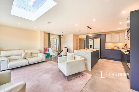 5 bedroom semi-detached house to rent, Chelmsford Road, Hatfield Heath, CM22