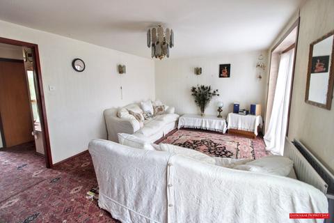 3 bedroom end of terrace house for sale, Faversham Road, Eastbourne BN23