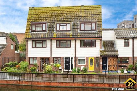 undefined, Grand Walk, London, E1