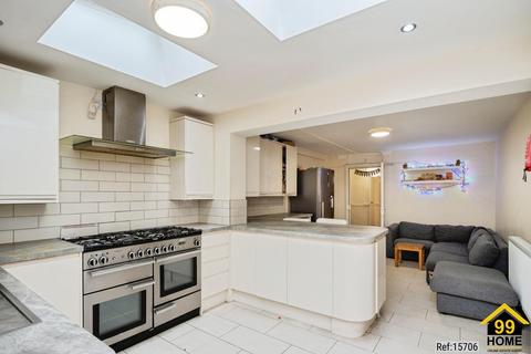 undefined, Grand Walk, London, E1