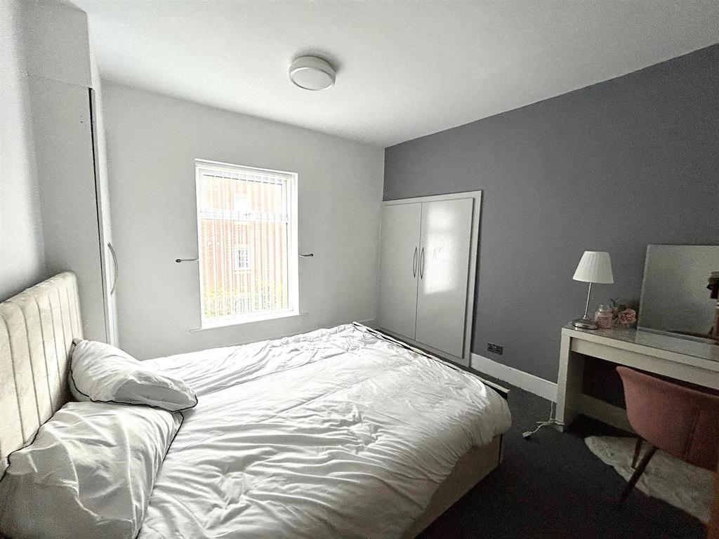 Bedroom1.jpg