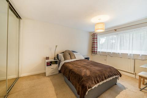 undefined, Woodlands, Hart GU51