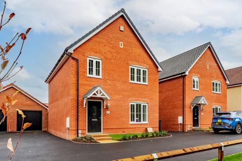 4 bedroom detached house for sale, Spruce Way, Dereham