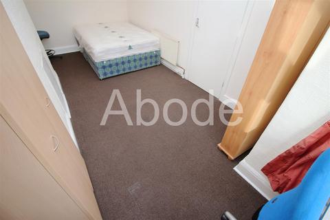 4 bedroom house to rent, Brudenell Street, Hyde Park, Leeds