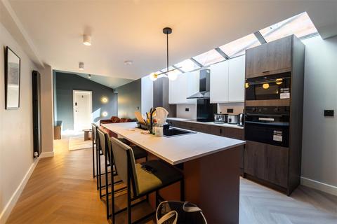 6 bedroom house to rent, Dawlish Road, Birmingham B29