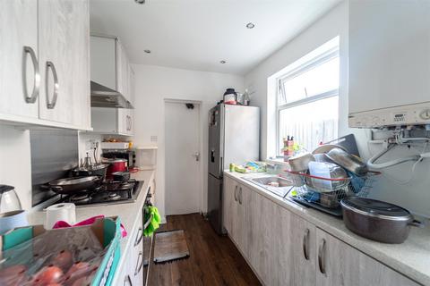 5 bedroom property to rent, Warwards Lane, West Midlands B29