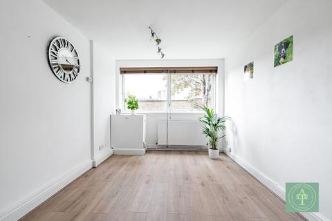 undefined, Maidstone Road, Bounds Green, London, N11