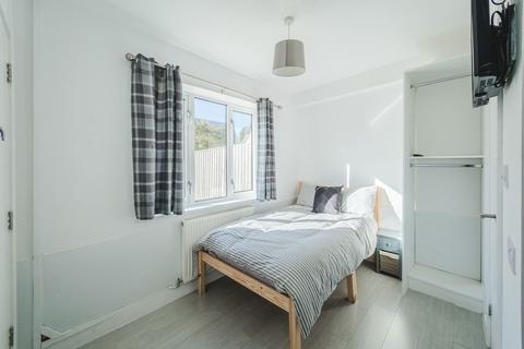 1 bedroom house of multiple occupation to rent, Lawrence Road, Cirencester, Gloucestershire, GL7 1SD