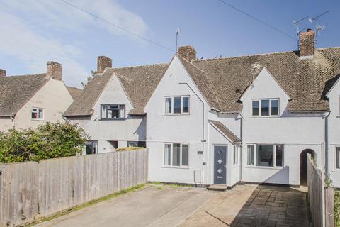 1 bedroom house of multiple occupation to rent, Lawrence Road, Cirencester, Gloucestershire, GL7 1SD