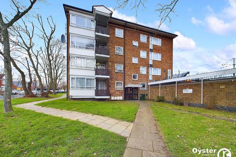 Bowes Road, London, N11