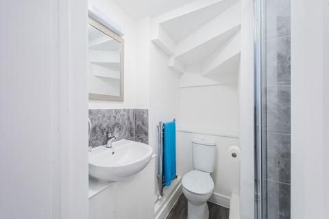 1 bedroom house of multiple occupation to rent, Lawrence Road, Cirencester, Gloucestershire, GL7 1SD