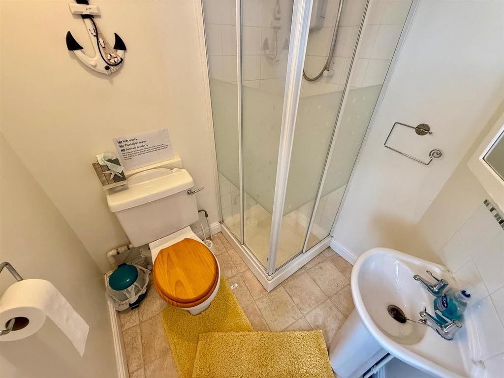 Bed 7 En-Suite Shower Room