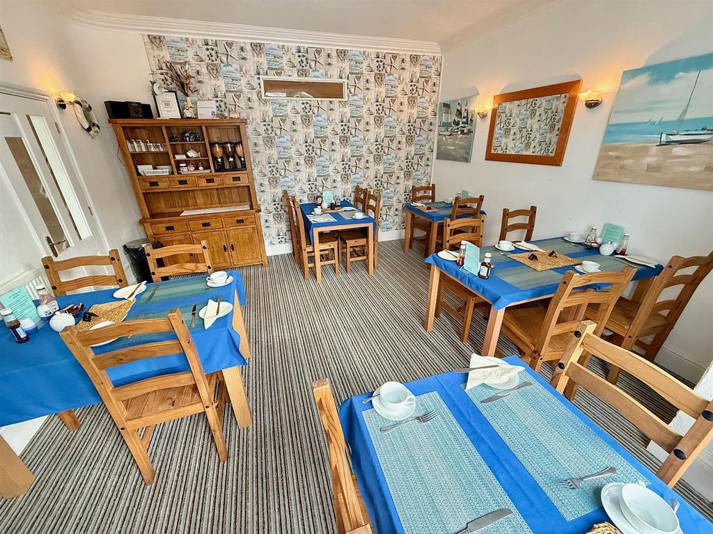 Guests Dining Room